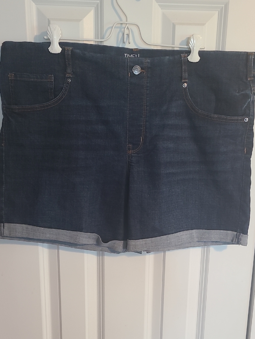 Time and Tru Dark Blue Denim Cuffed Women's Shorts - Picture 2 of 4